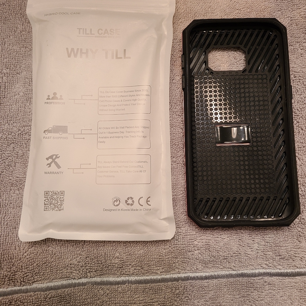 Phone case - Picture 2 of 4